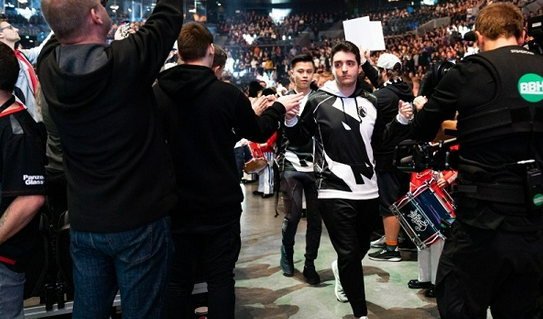 每周违规账号公示与处理措施